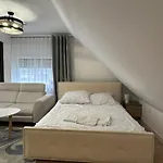 Za Miedza Motel