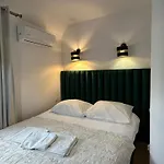 Za Miedza Motel