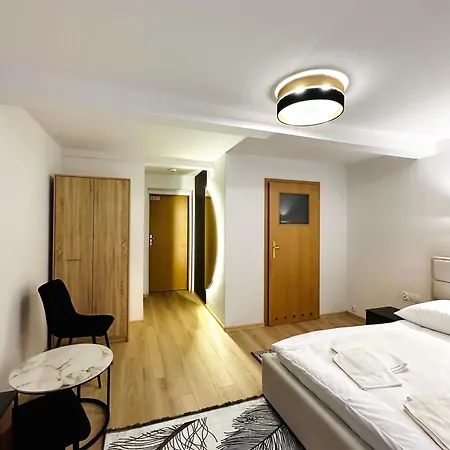 Za Miedza Motel