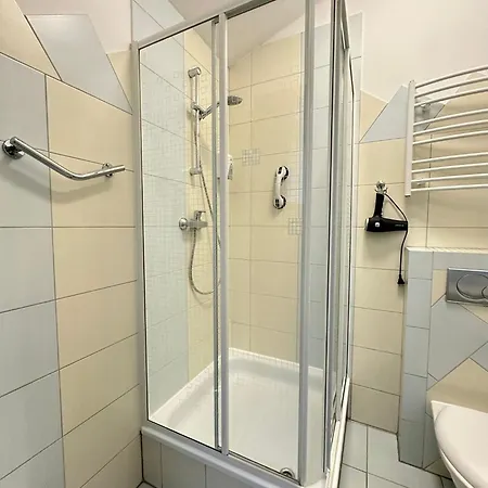 Za Miedza Motel 2*