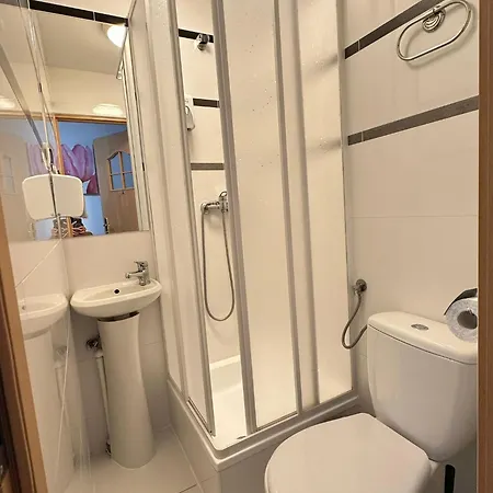Za Miedza Motel 2*