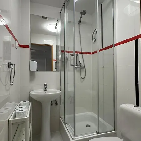 Za Miedza Motel 2*