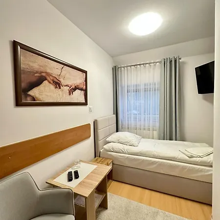 Za Miedza Motel 2*