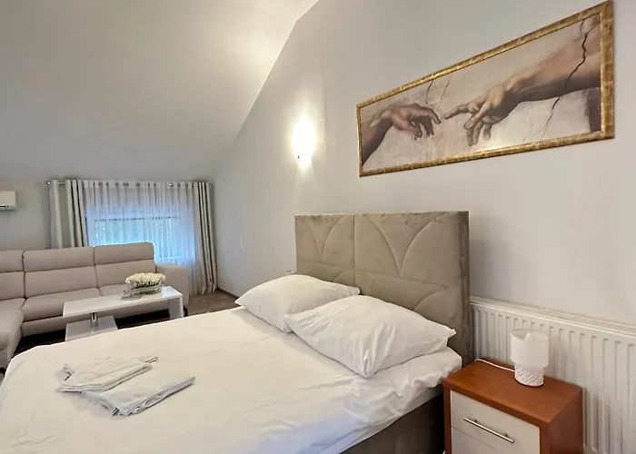 Za Miedza Motel Bralin