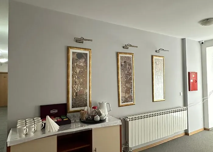 Za Miedza Motel Bralin